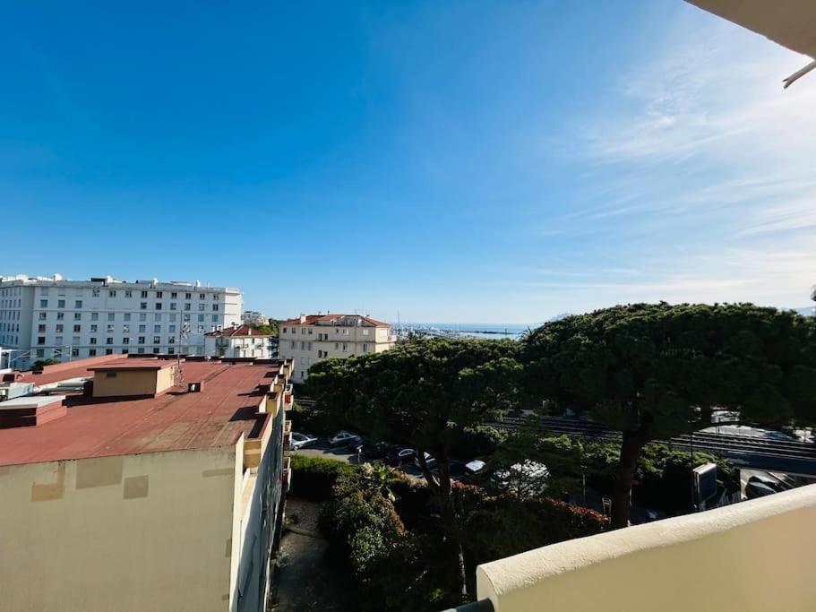 A 300 M Des Plages * Cannes